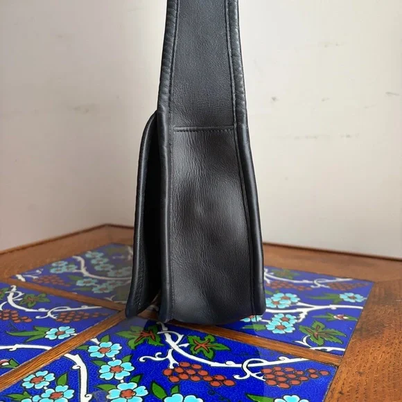 *RARE* Coach Sling Bag #9710 Black Leather NYC Vintage 1985 Turnlock Flap Bag - Picture 5 of 16